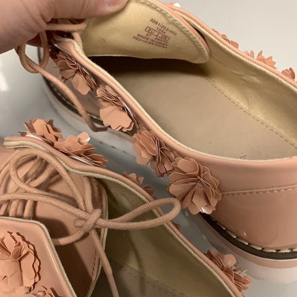 Shoes - Picture 3 of 5